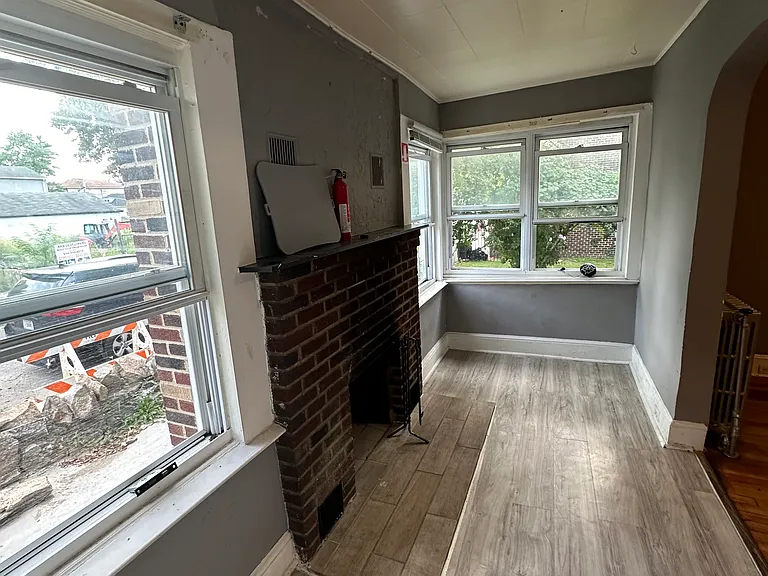 33 Dunbar St #1 — Photo 7