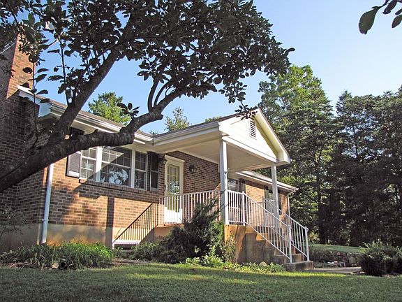 400 Moriah - Exterior