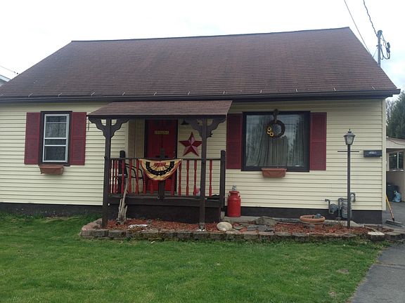 3rd image of 704 Shady Dr
