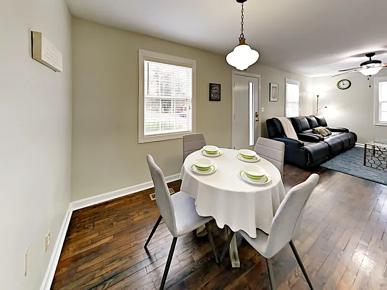 913 Emmett Ave — Photo 8