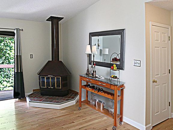 4th image of 3103 Broken Oak Dr Unit 9