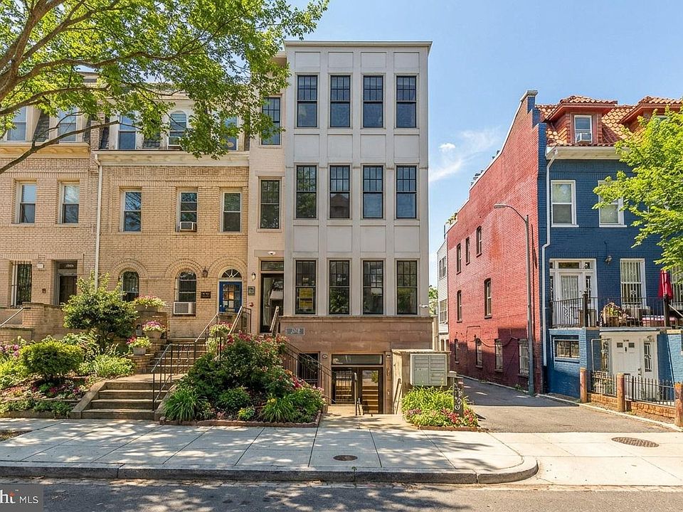 1st image of 2714 Ontario Rd NW Unit 2