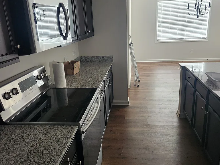257 Cassingham Ln — Photo 5
