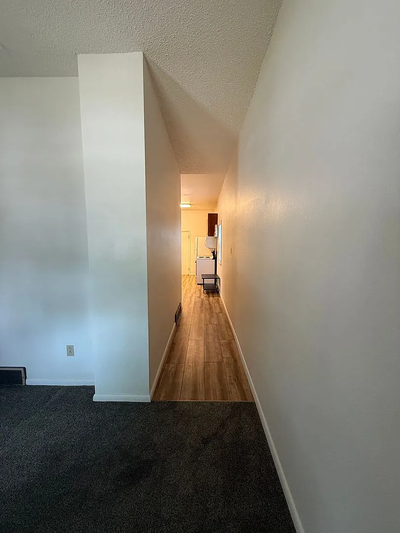 313 S 8th Street — Photo 3