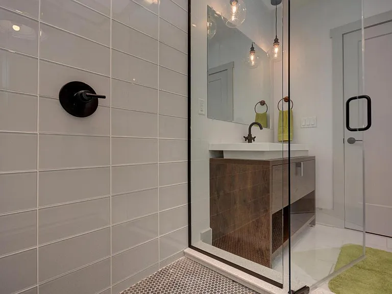 927 Linwood Ave — Photo 12