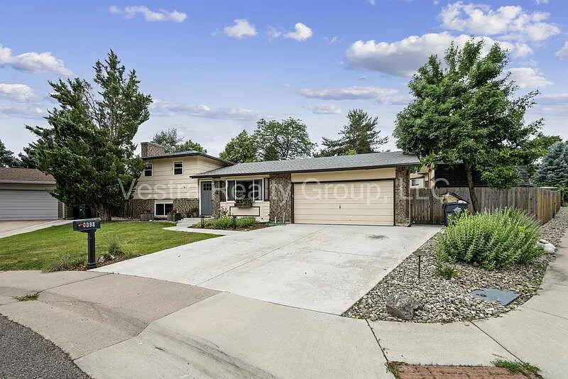 4 bed, 2.0 bath, 1497 sqft, $2,995 — Photo 2
