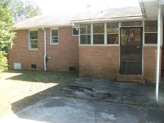 2nd image of 1205 Fairfield St