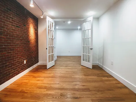 Rented by Uptown Flats LLC | media 16