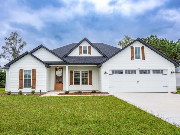 319 Barry Field Cir, Hahira, GA 31632