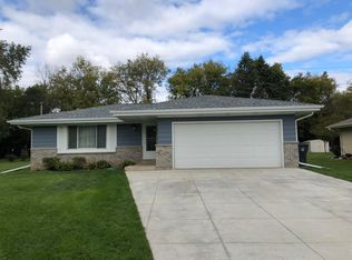 13120 W Honey Ln, New Berlin, WI 53151