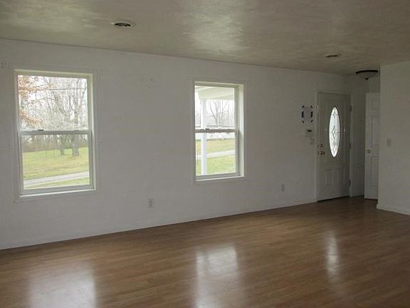 5th image of 745 27th St