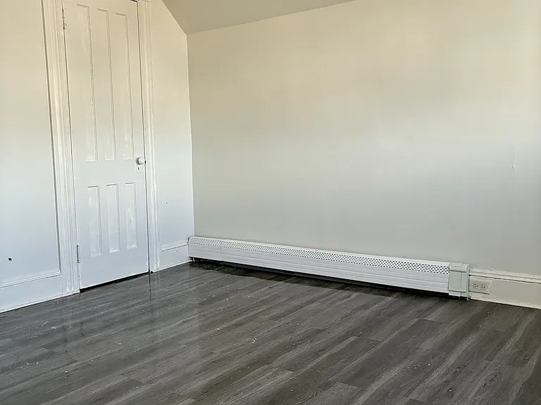 584 Connecticut Ave — Photo 10