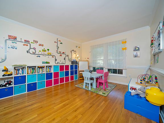 5th image of 103 N Fern Cove Ct