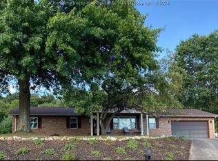 714 Chambers Dr, Ravenswood, WV
