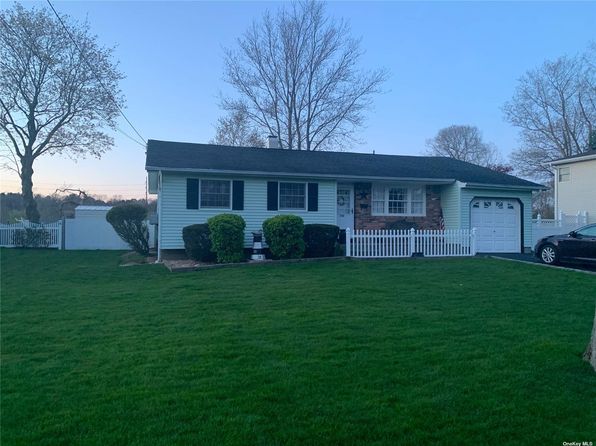 West Sayville Real Estate West Sayville Ny Homes For Sale Zillow