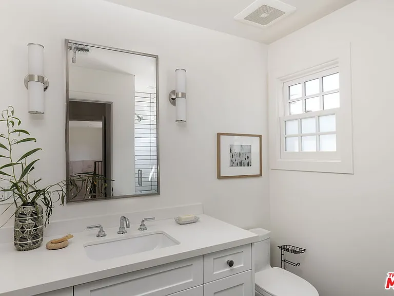 632 S Arden Blvd — Photo 38