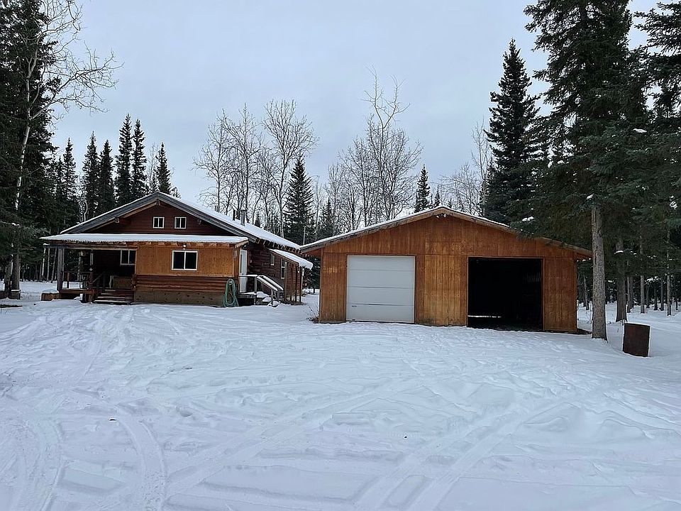 Front of main cabin & garage