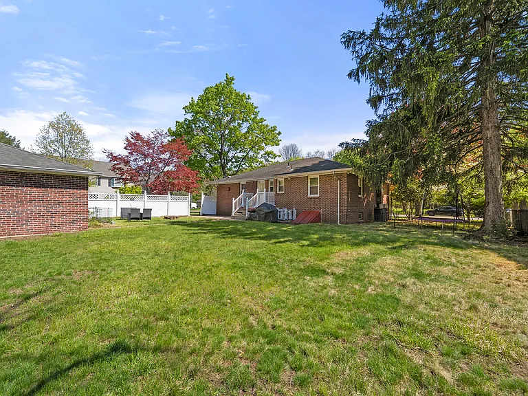 38 Carlson Ct — Photo 30