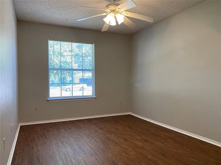 1707 Timberwood Dr — Photo 25