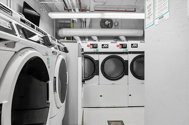 Sold by BREU CHURCHILL | media 20