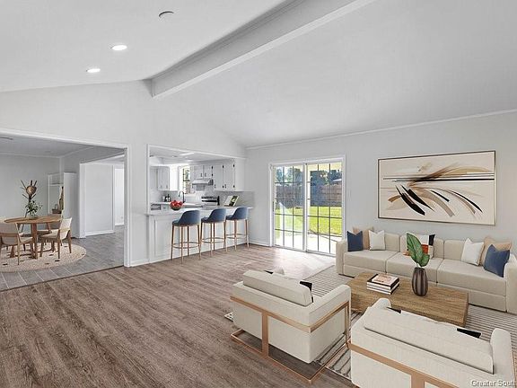 3rd image of 363 Champagne Cir