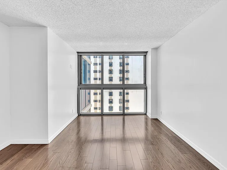 2655 Collins Ave #1710 — Photo 23