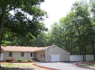 1 Deer Leap Rd, Ridge, NY 11961