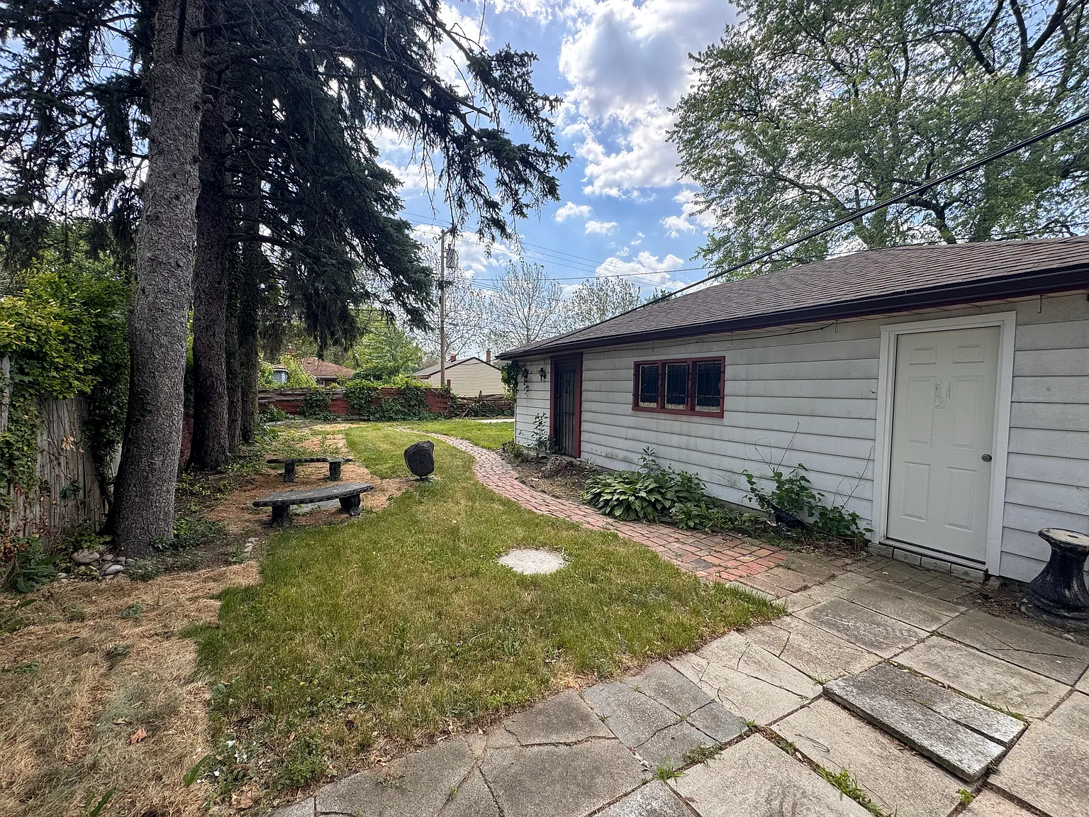 3 bed, 1080 sqft, $1,850 — Photo 3