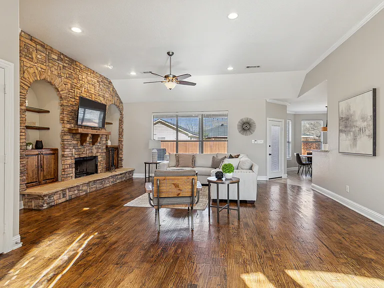 3312 Sycamore Dr — Photo 6