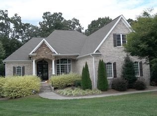 8122 Riesling Dr, Kernersville, NC 27284