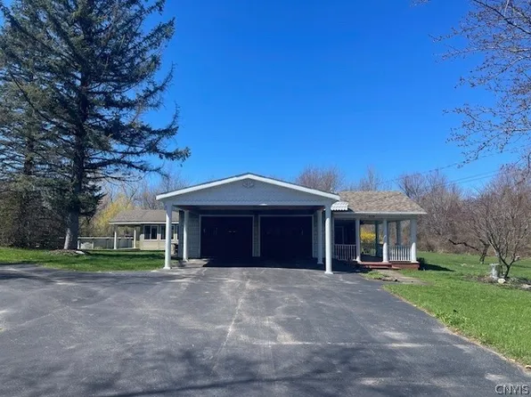 336 Lakeshore Rd, Oswego, NY 13126