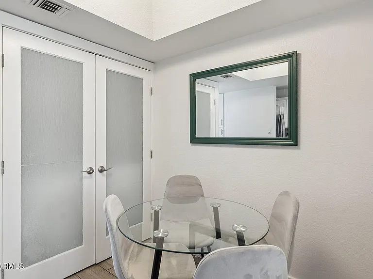 1025 E Highland Ave #6 — Photo 6