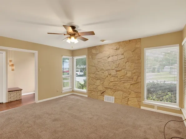 1608 Freeman Ct, Arlington, TX 76013