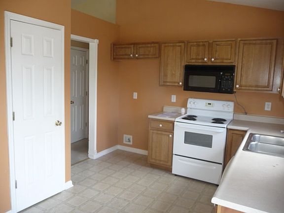 5th image of 824 Virginiabradford Ct
