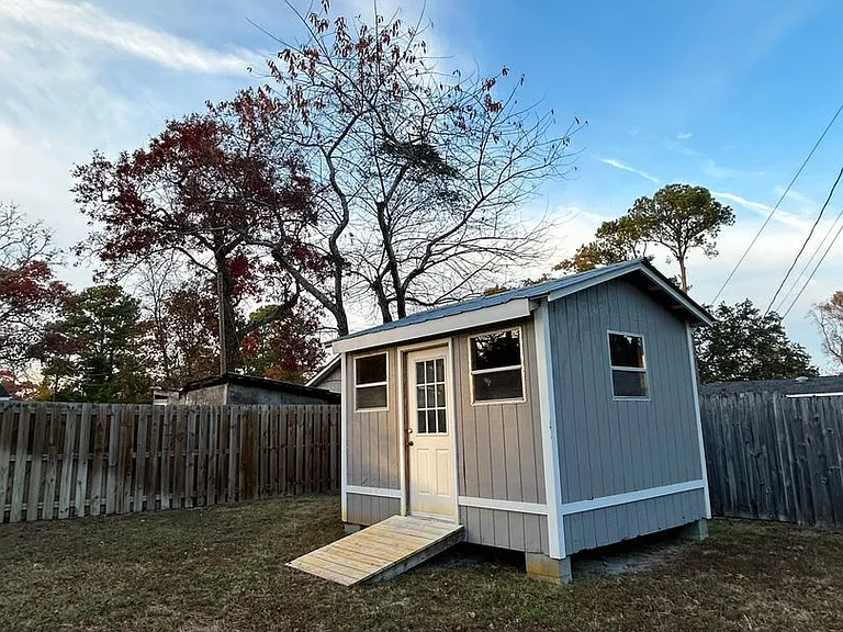 408 Lynette Dr — Photo 12