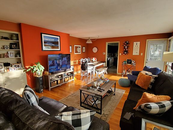 2nd image of 1117 N Niles Ave