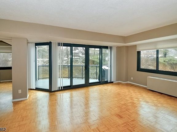 3rd image of 609 S Orange Ave W #6T