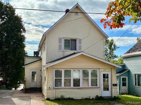 315 W Barnum St, Ishpeming, MI 49849