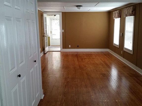2nd image of 2028 NE 12th Ave