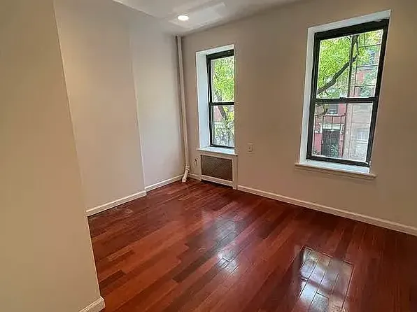 403 W 48th St APT 1B, New York, NY 10036