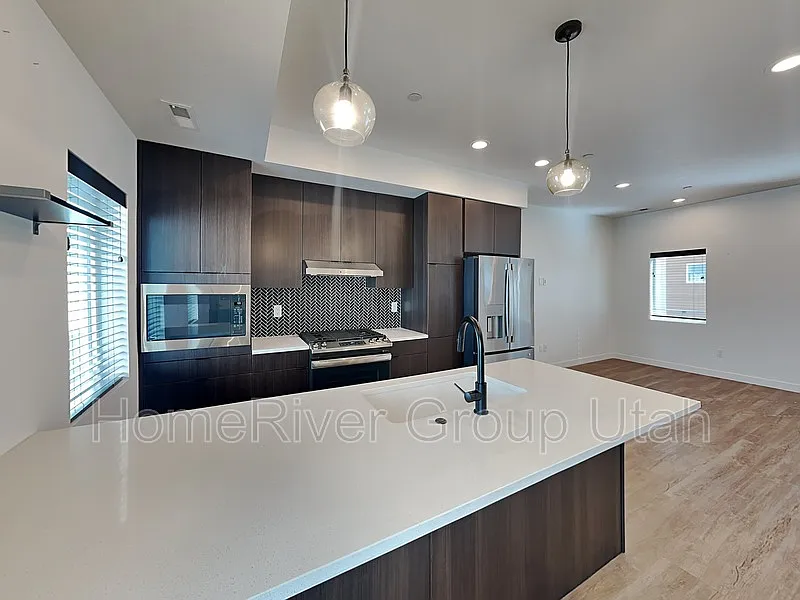 1660 S Major St #28