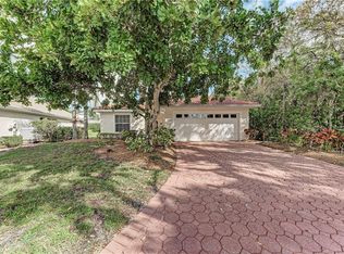 7415 Fairlinks Ct, Sarasota, FL 34243
