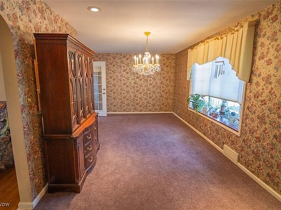 5th image of 204 Spring Park Ave