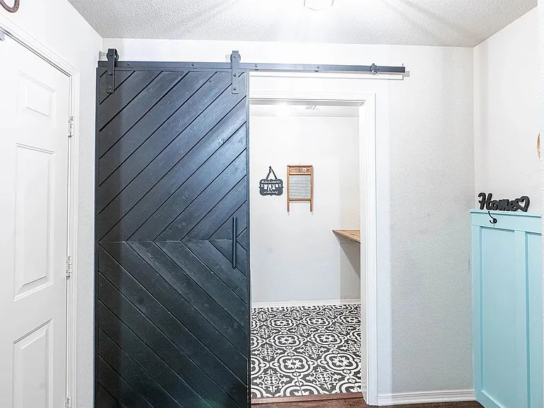 4904 Bedrock Dr — Photo 6