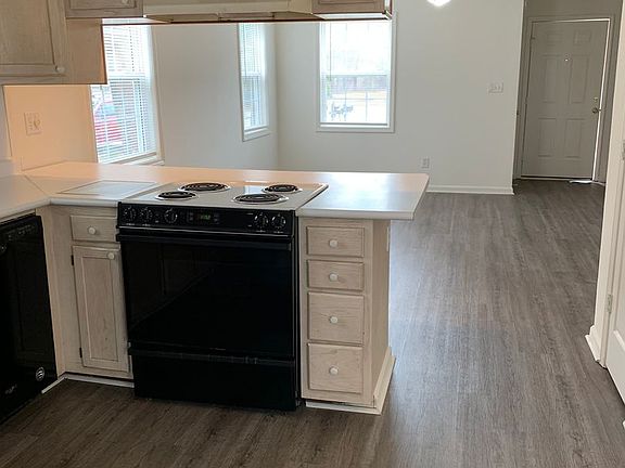 5th image of 143 Double Eagle Dr