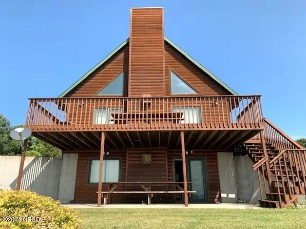 7431 Highview Dr, Waubay, SD 57273