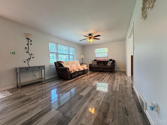 4th image of 4181 Locust Ridge Dr