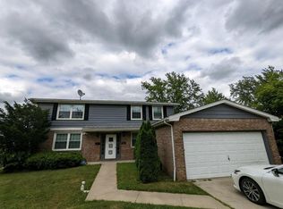 36 E Summerset Ln, Amherst, NY 14228