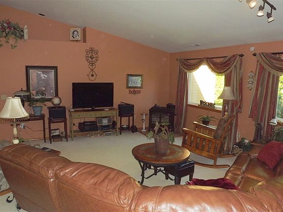 5th image of 50 Timmerman Dr