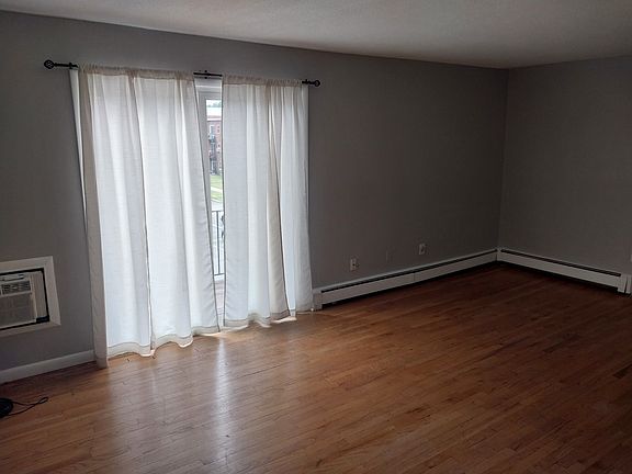 3rd image of 83 S Central Ave #Q3